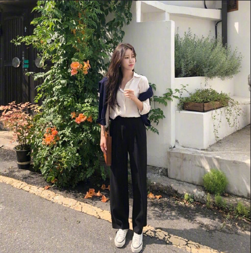 气质美女图片 轻熟女魅力初秋搭配图片