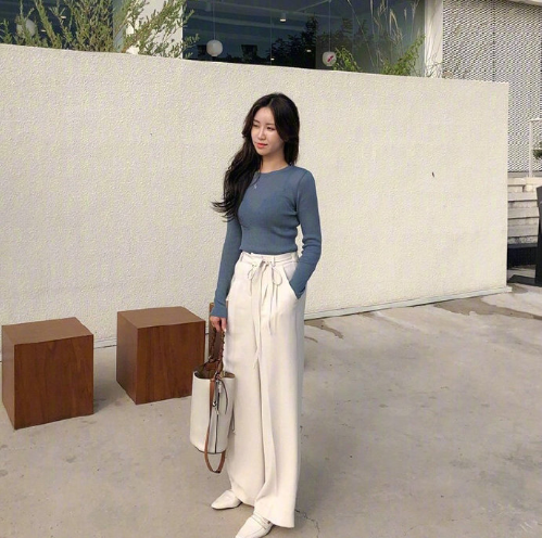 气质美女图片 轻熟女魅力初秋搭配图片