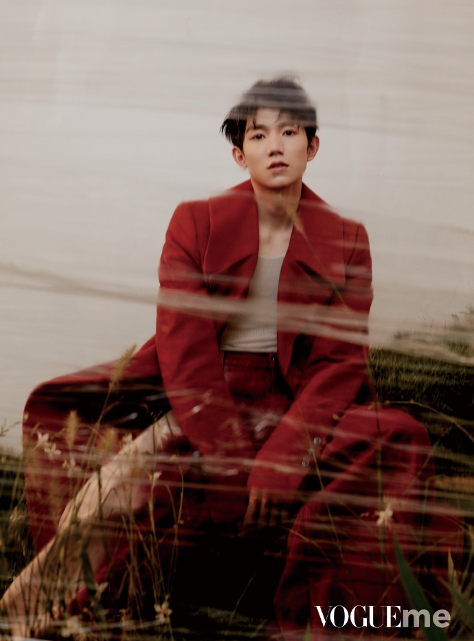 中国明星TFBOYS王源欧阳娜娜《vogueme》封面图片