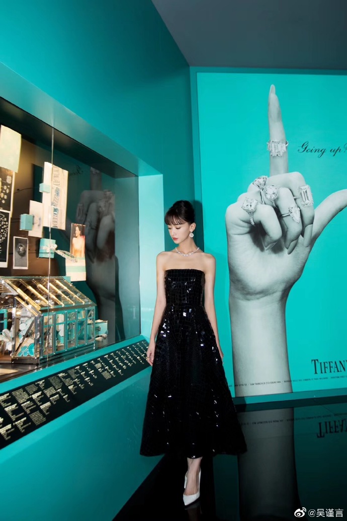 北京美女图片 90后女明星吴谨言蒂芙尼展览图片