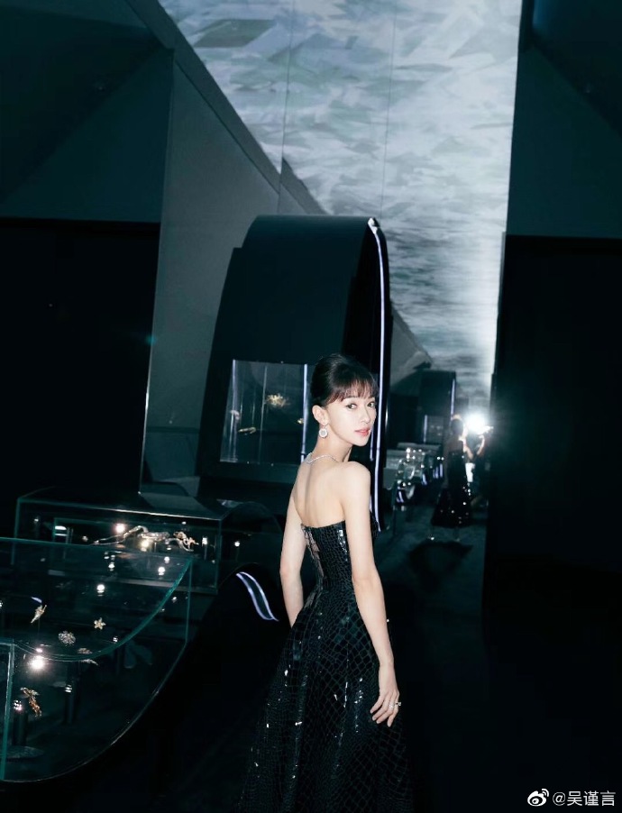北京美女图片 90后女明星吴谨言蒂芙尼展览图片