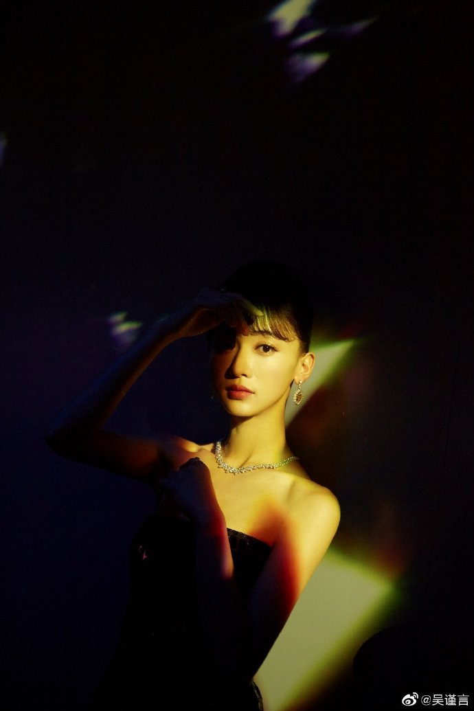 北京美女图片 90后女明星吴谨言蒂芙尼展览图片