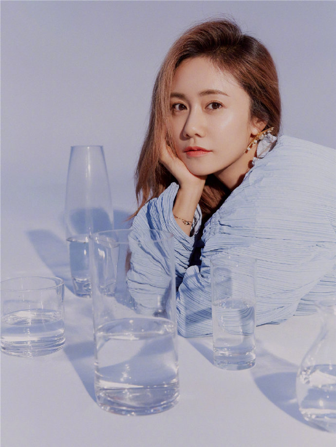 湖南美女图片 中国女星刘芸最新时尚大片