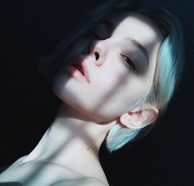 欧美白人美女图片 短发姑娘图片