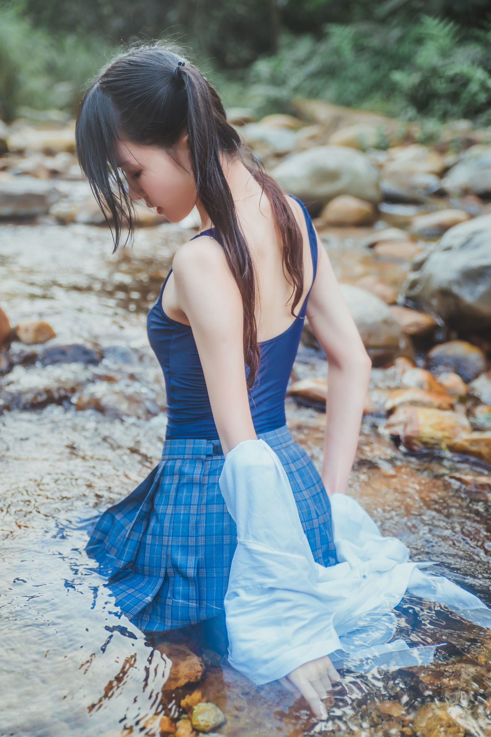 清纯美少女桜桃喵戏水图片