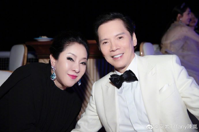 港台明星夫妻向佐郭碧婷婚纱照片 向佐郭碧婷婚