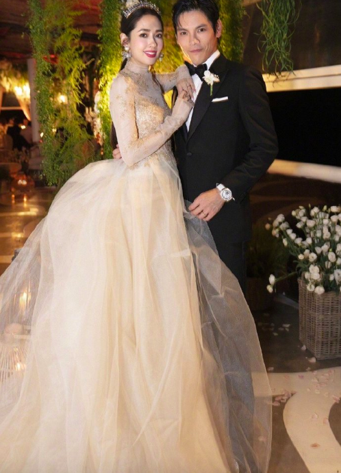 港台明星夫妻向佐郭碧婷婚纱照片 向佐郭碧婷婚