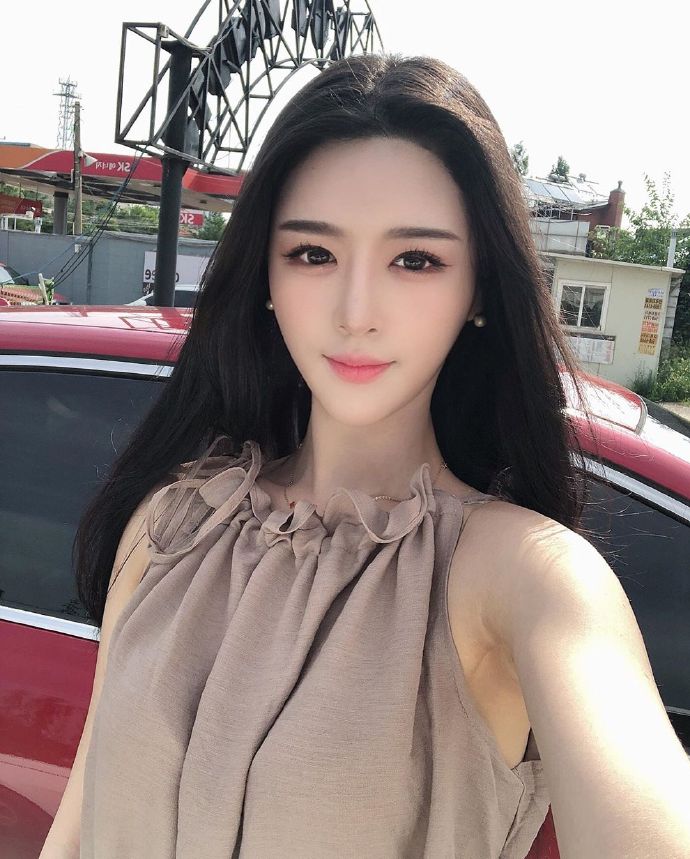 网红脸清纯女生自拍图片 超好看的美女图片