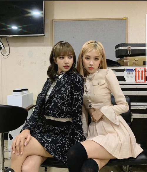 韩国女团BLACKPIN成员Lisa x rosé朴彩英姐妹图片
