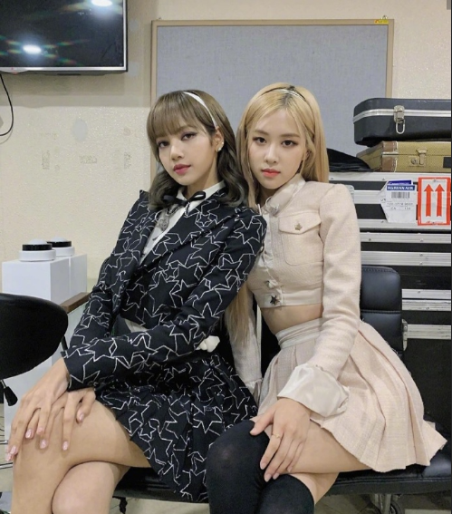 韩国女团BLACKPIN成员Lisa x rosé朴彩英姐妹图片