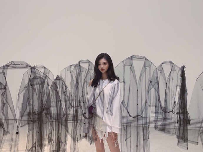 鹅蛋脸美女自拍照图片 小家碧玉