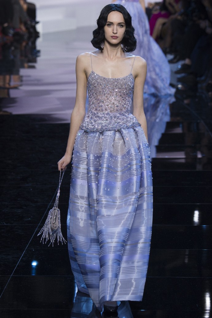 时尚品牌Armani Privé紫色礼服图片