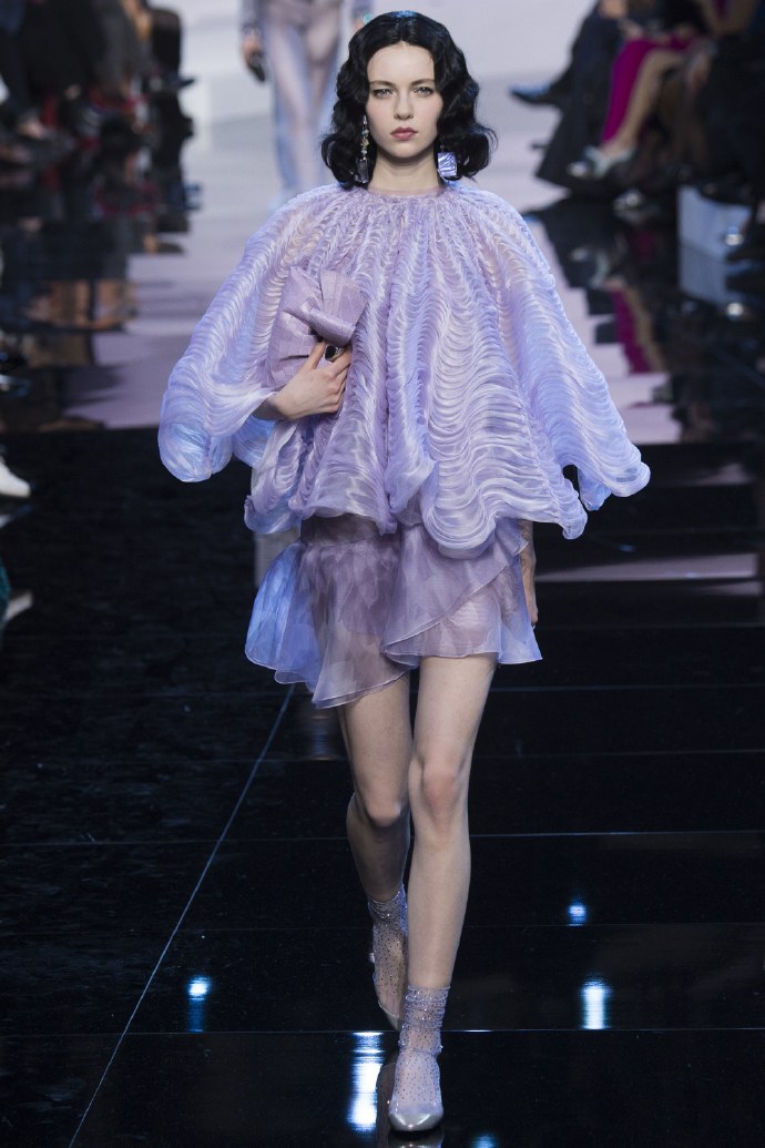 时尚品牌Armani Privé紫色礼服图片