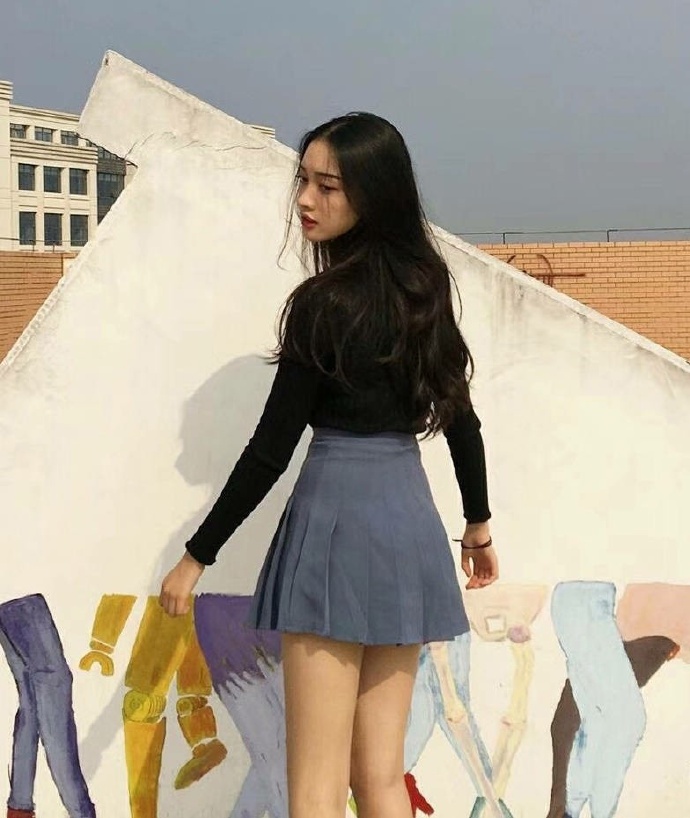 挡不住的大长腿美女图片