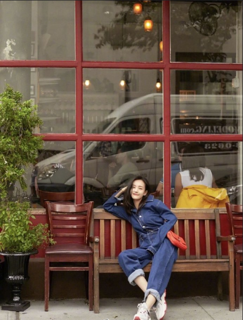 山东美女图片 明星街拍美女李一桐图片