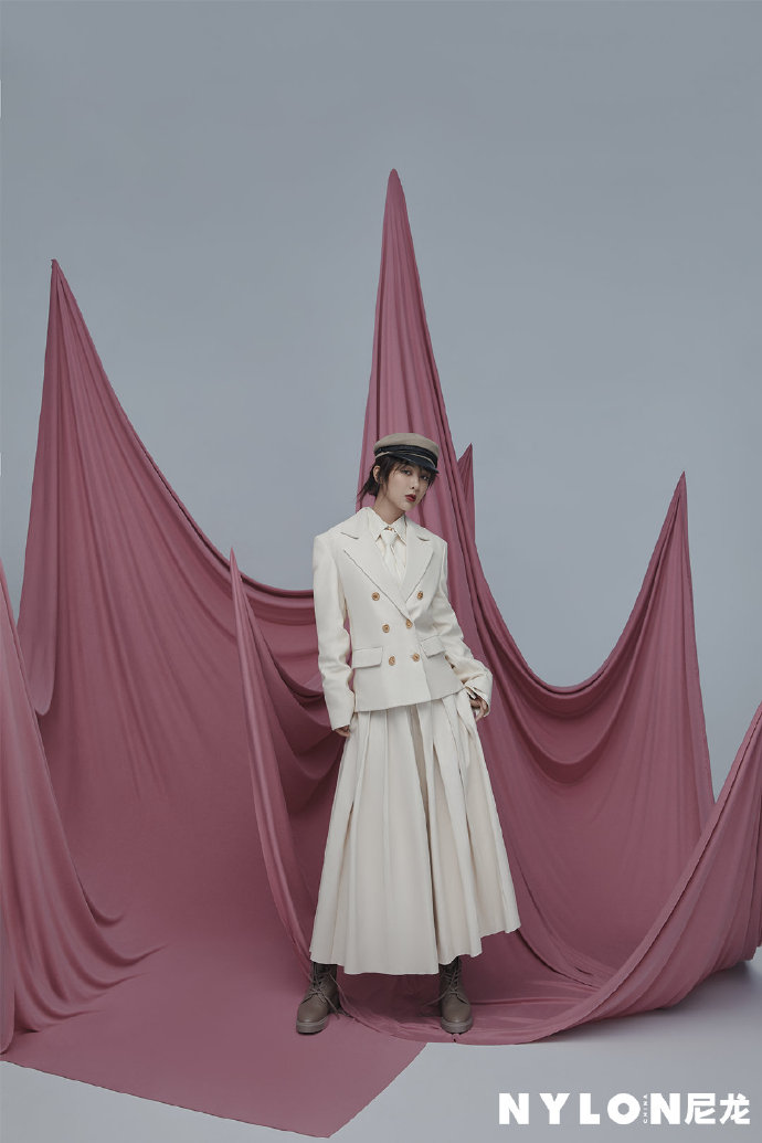 北京美女图片 明星美女杨紫《NYLON 尼龙》封面图