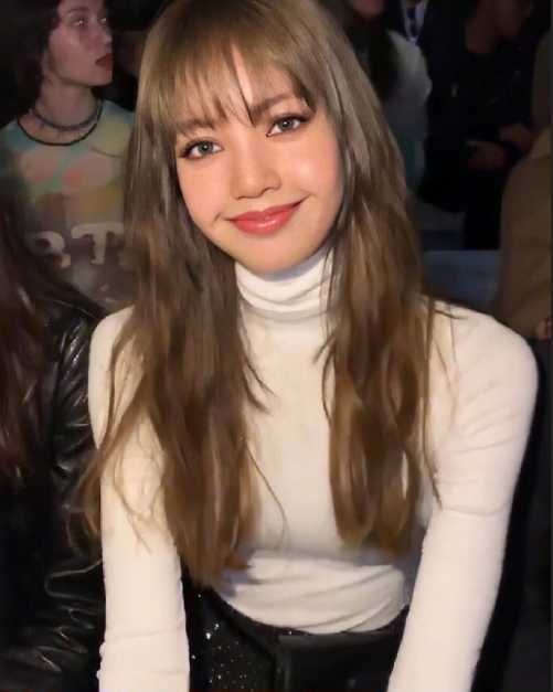 泰国美女图片 韩国明星美女lisa巴黎时装周图片