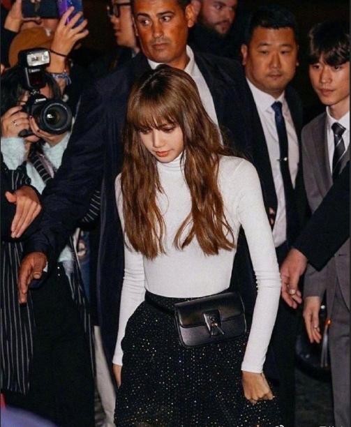 泰国美女图片 韩国明星美女lisa巴黎时装周图片