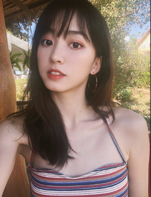 粉嫩小妹子图片 大眼妹子图片