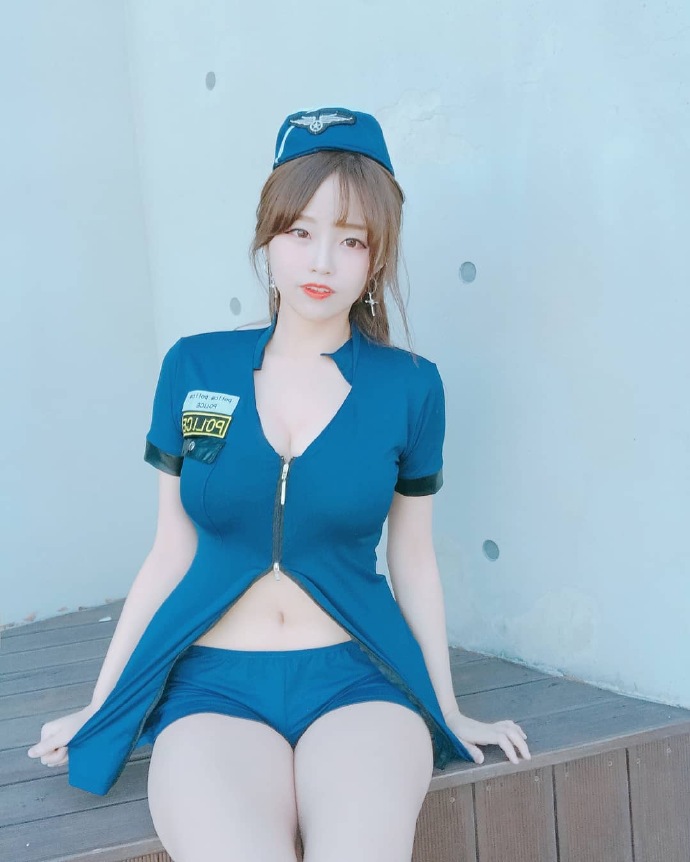 性感丰满美女的胸部图片 我喜欢她的清纯与可爱