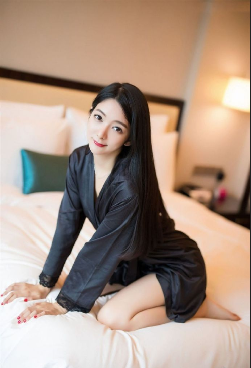 性感睡衣美女图片 帮mm解脱睡衣图片