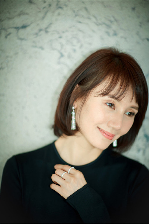 内地女演员袁泉图片 北京美女袁泉优雅写真图片