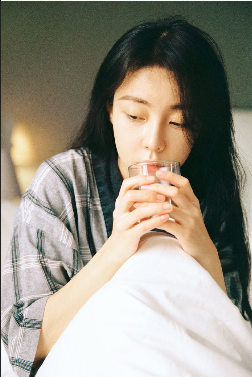 清纯美女艺术照图片