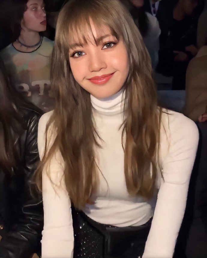泰国美女图片 韩国明星美女Lisa 巴黎时装周Celi