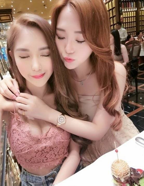气质姐妹花漂亮美女自拍照图片