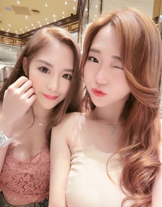 气质姐妹花漂亮美女自拍照图片