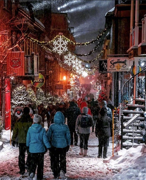圣诞节魁北克小镇的唯美雪景图片