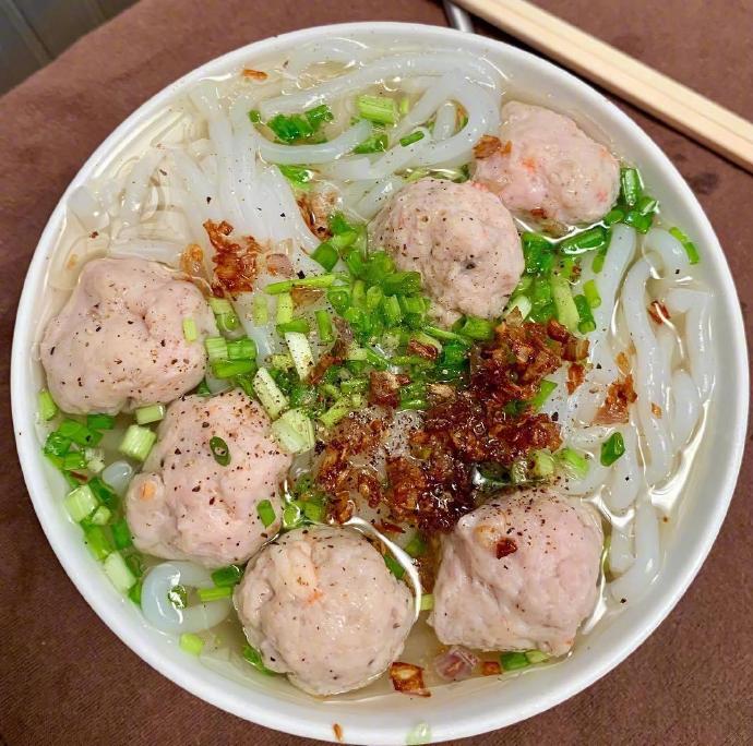 越南美食汤粉图片