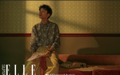 内地男明星居家少年王俊凯登上ELLE2020开年刊封面