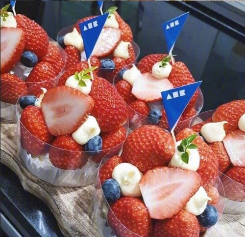 美味草莓慕斯蛋糕图片 草莓奶油蛋糕图片