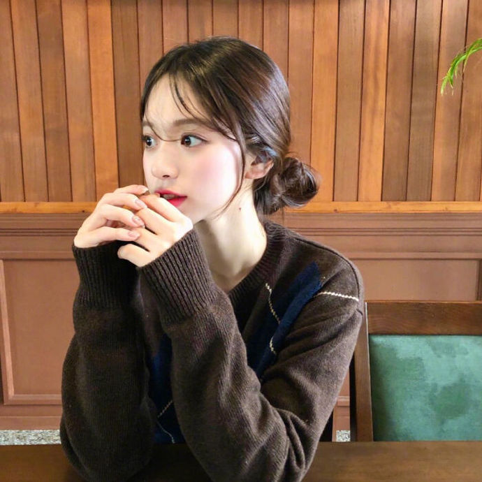 微信头像女生简单大方 美女头像图片