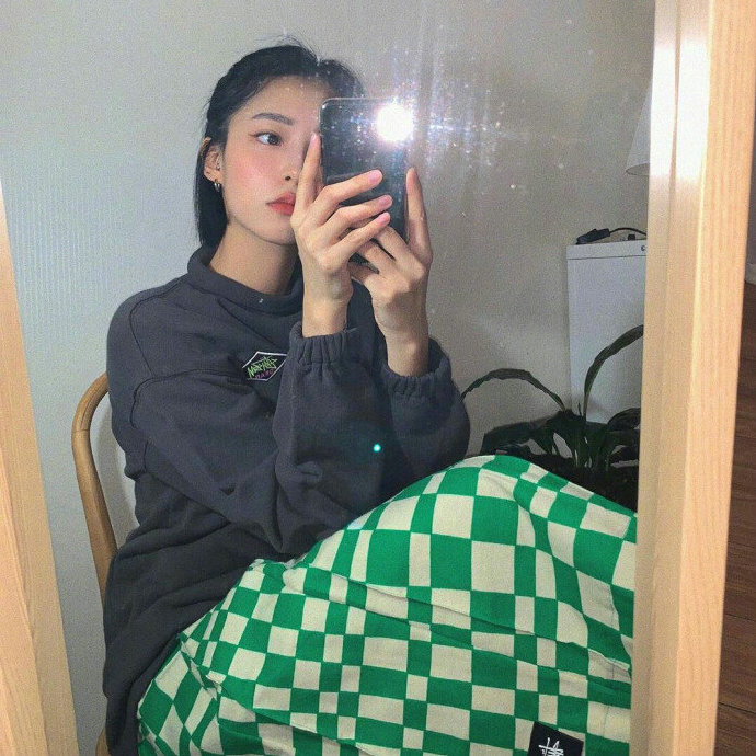 微信头像女生简单大方 美女头像图片