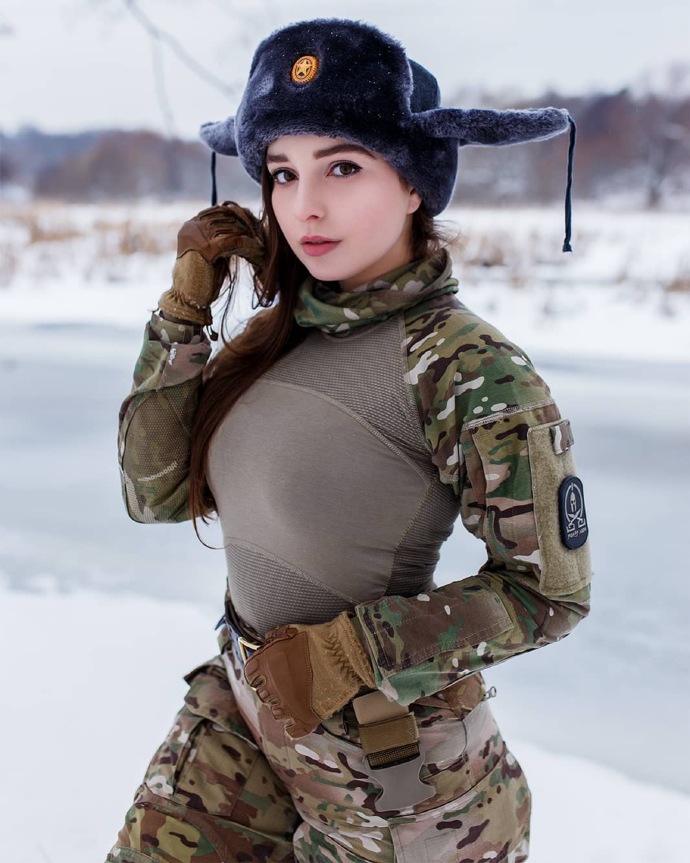 麻辣女兵俄罗斯女人图片