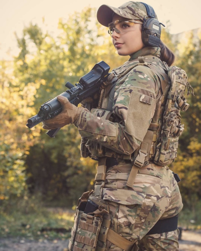 麻辣女兵俄罗斯女人图片