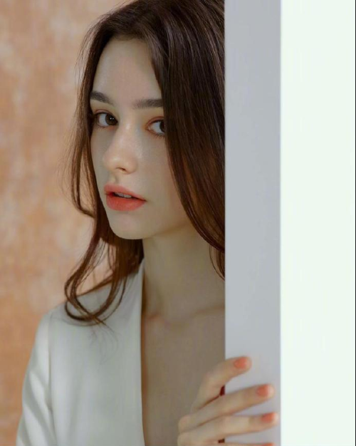 俄罗斯美女图片 俄罗斯女人Dasha Taran高颜值模特图片