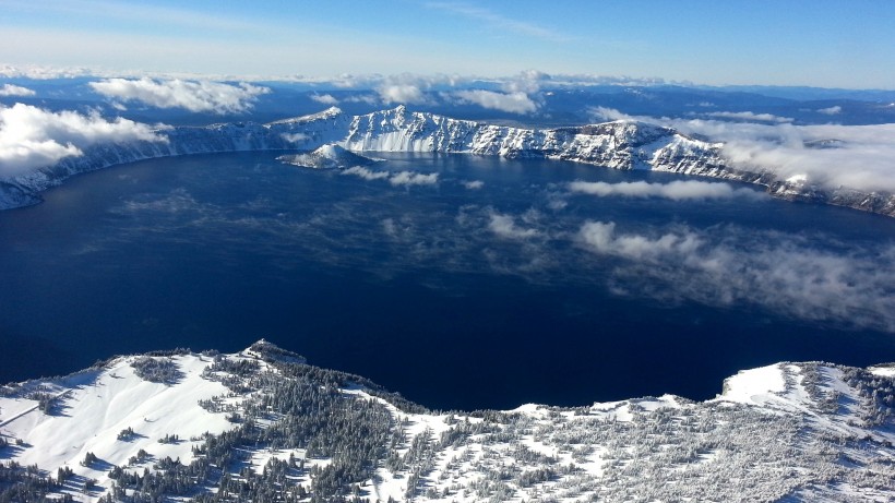美国火山口湖国家公园优美风景图片