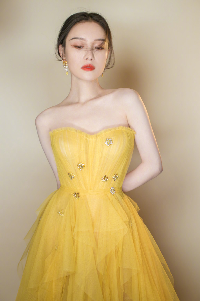 中国美内地女演员倪妮黄色礼服极品美人图片