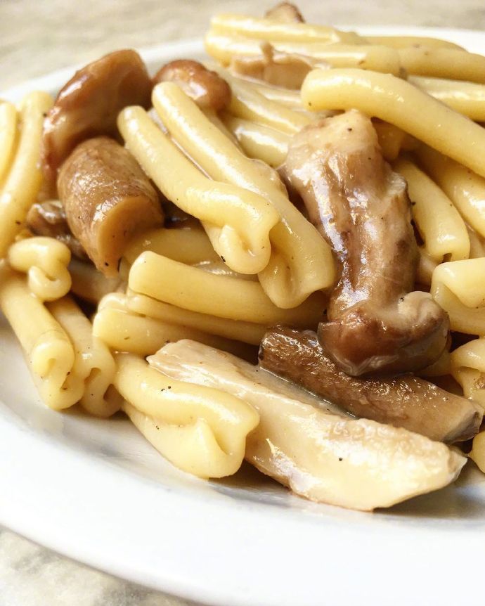国外美食精致的意大利面图片
