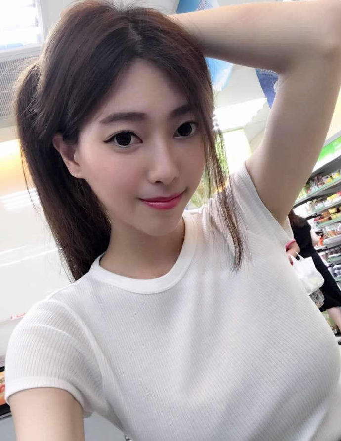 高颜值纯天然极品美女自拍照图片