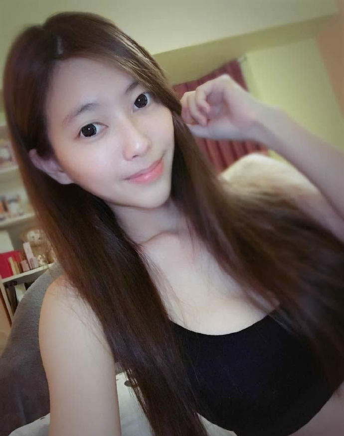 高颜值纯天然极品美女自拍照图片