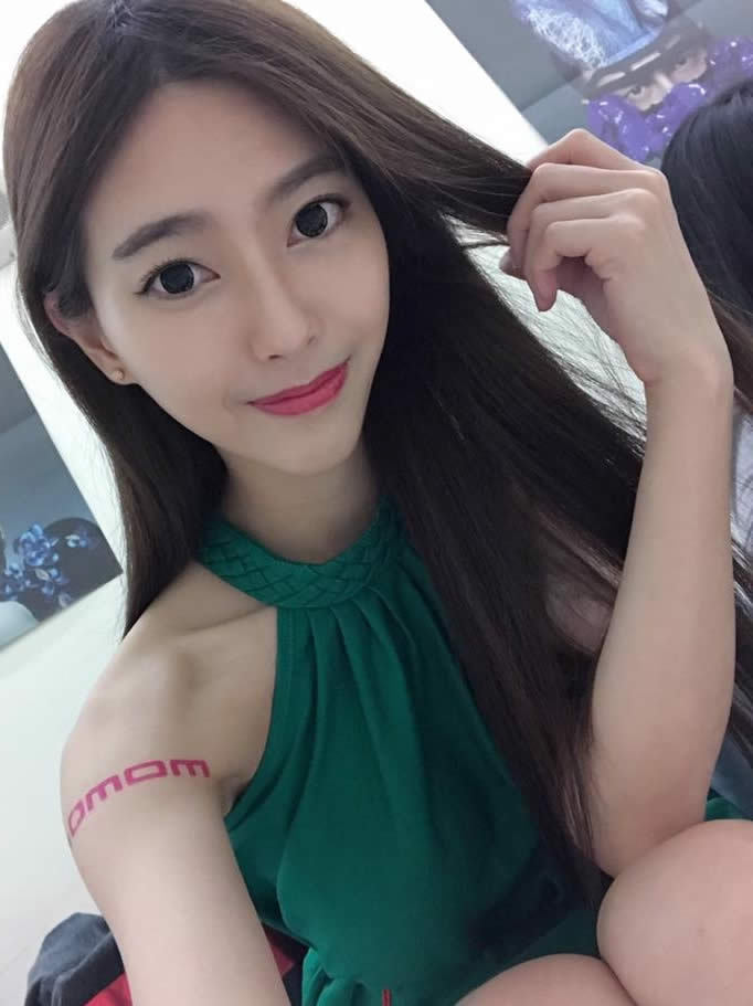高颜值纯天然极品美女自拍照图片