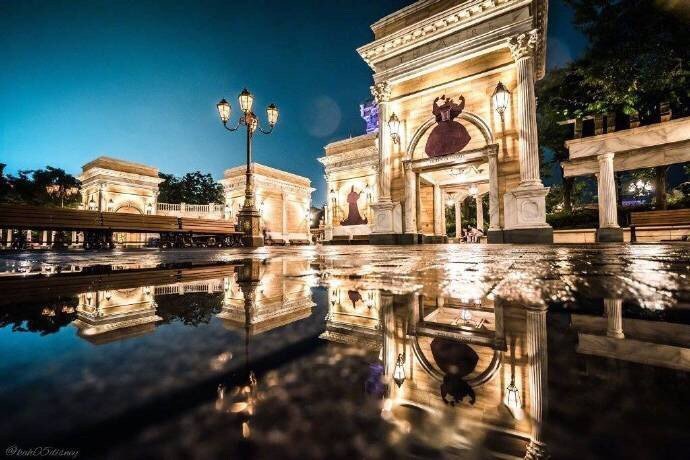 雨后的东京迪士尼乐园风景图片