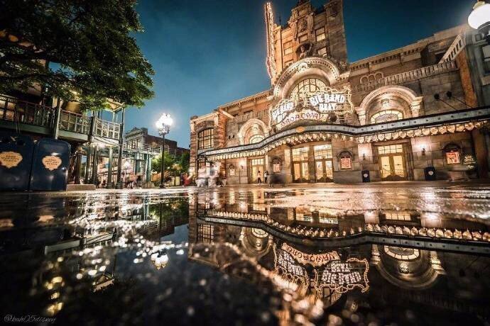 雨后的东京迪士尼乐园风景图片