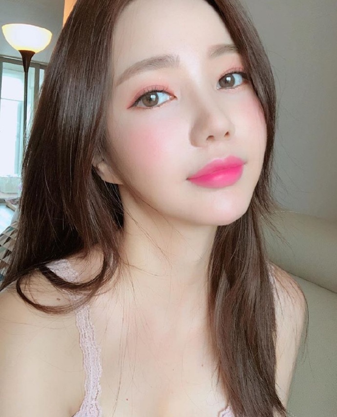 女神范网络美女自拍图片