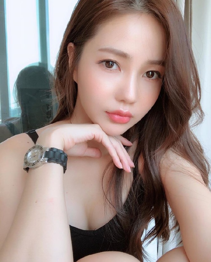 女神范网络美女自拍图片