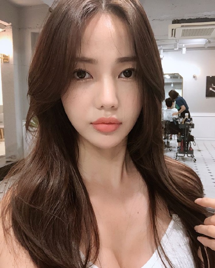 女神范网络美女自拍图片